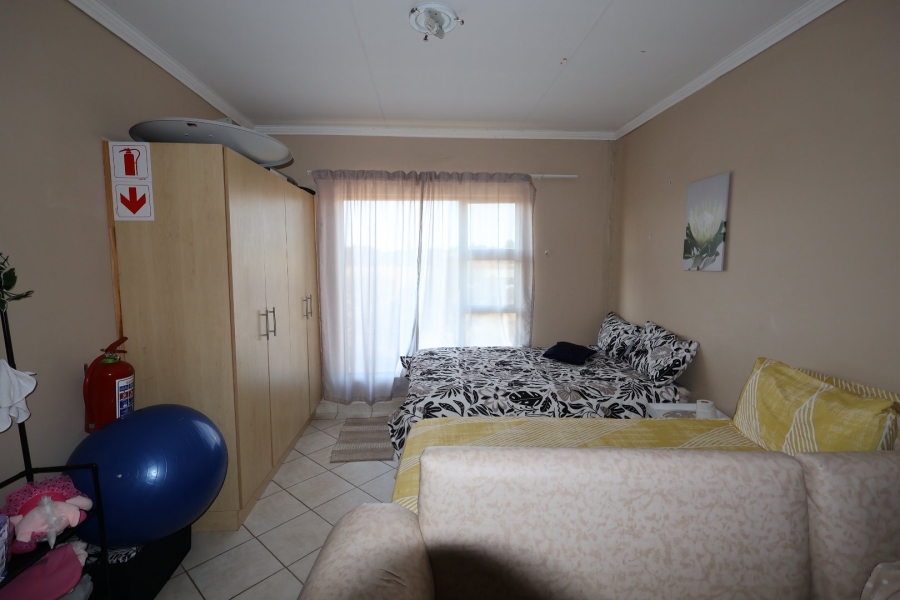 1 Bedroom Property for Sale in Vredenhof Sh Free State